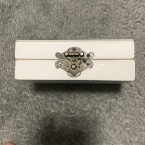 Ring box - Picture 2 of 3